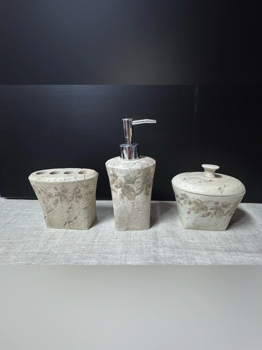 Croscill Ivy 3 pc Bath Accessory Set